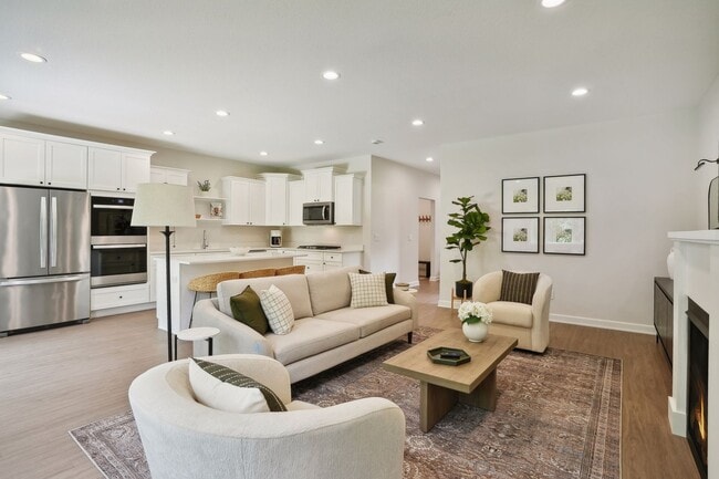 Photo - 613 S Division St Townhome