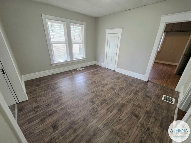 Photo - 2 Bedroom / 1.5 Bath House - NEAR SEMO's CAMPUS