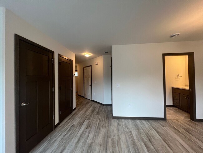 Photo - 1606 Eastside Cir