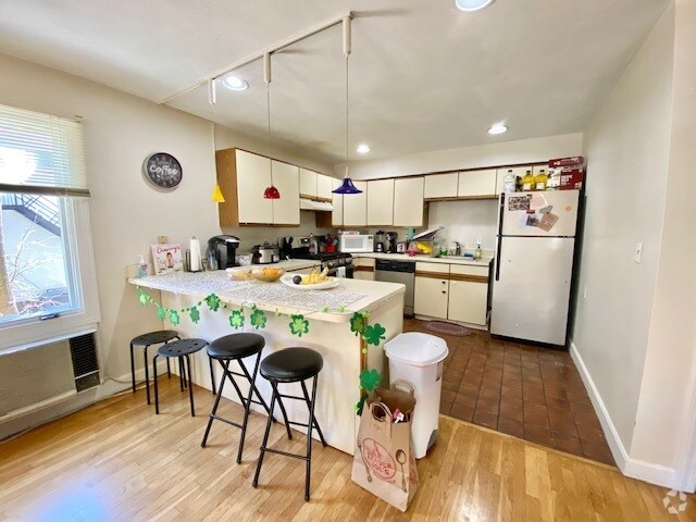 Building Photo - 7 Cummings Rd Unit 2 Rental