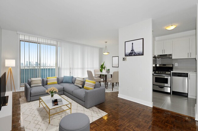 Photo - Prince Arthur Unit 01205