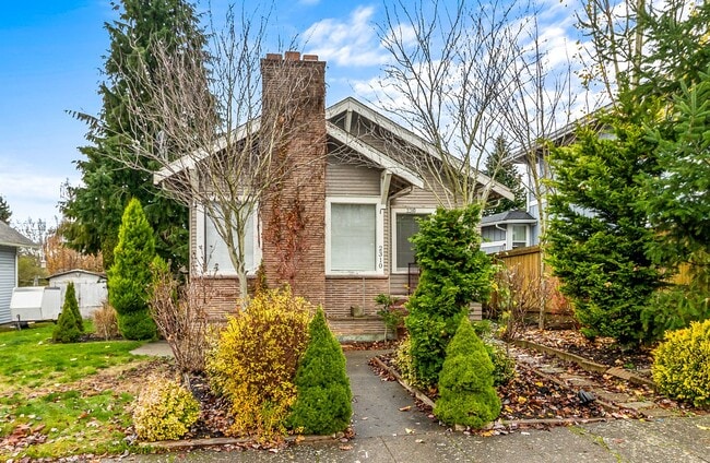 Building Photo - 2310 Rainier-3 Unit 2310 Rainier Avenue Upper