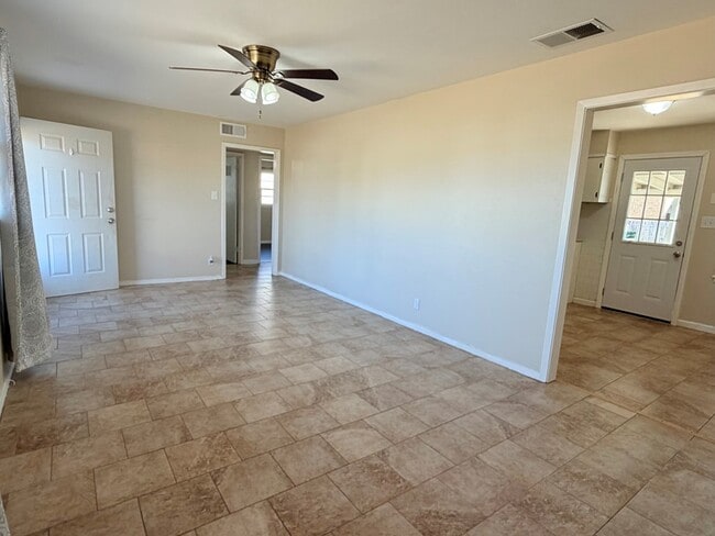 Photo - 2434 Beechwood St