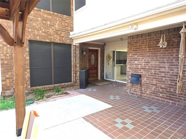 Photo - 3908 Denham Way