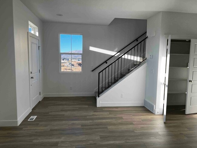 Photo - 2021 S Sawmill Blvd