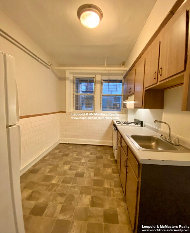 Building Photo - 49 Winship St