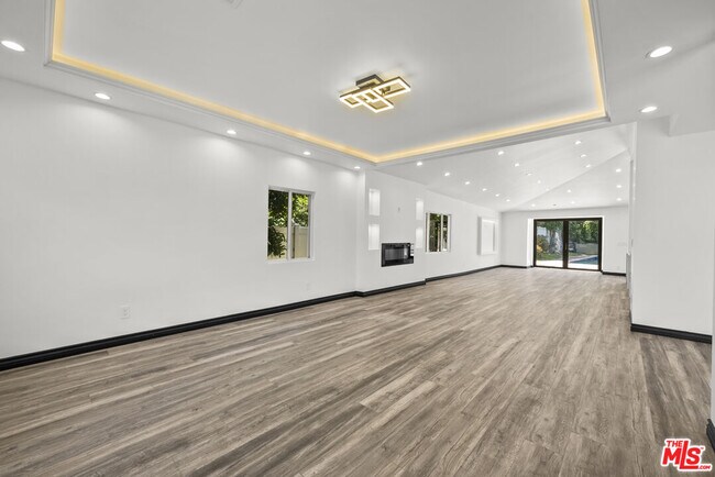 Photo - 4825 San Feliciano Dr