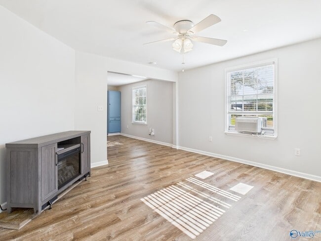 Photo - 2104 Levert St NE