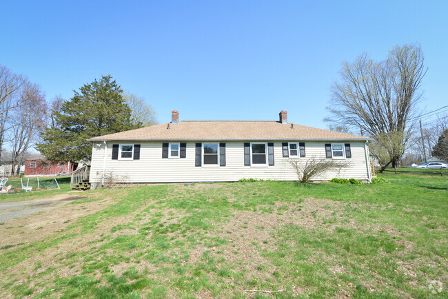 Building Photo - 130 Circle Dr Rental
