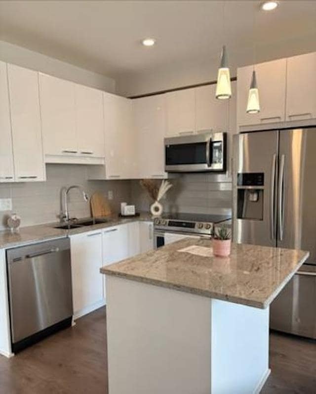 Photo - 20696 Eastleigh Crescent Unit 211