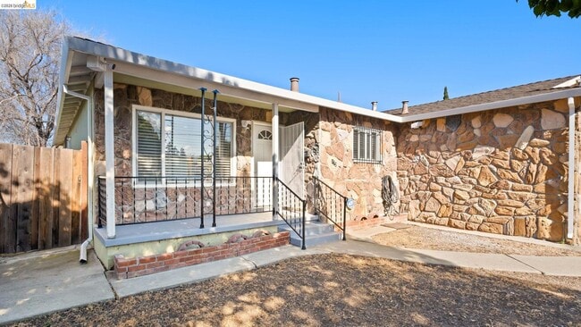 Photo - 172 William Way