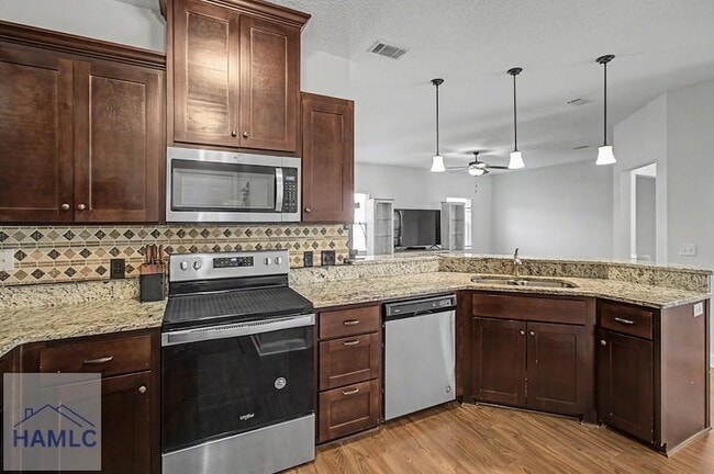 Photo - 157 Hamlet Ct