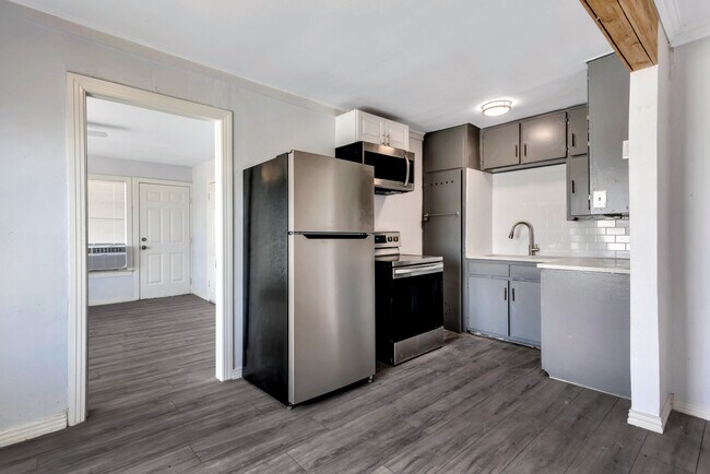 Photo - 305 N Robinson St Unit D