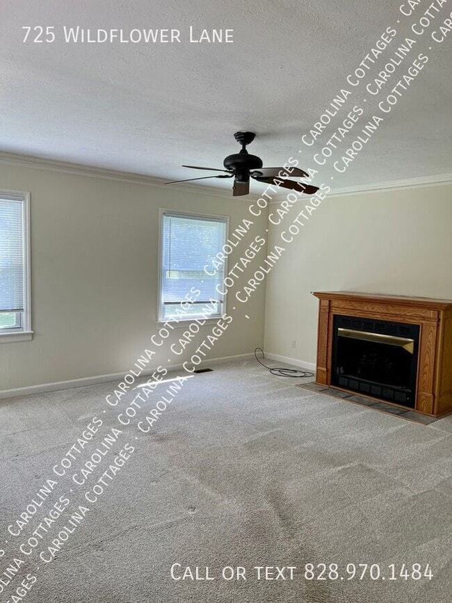 Photo - 725 Wildflower Ln