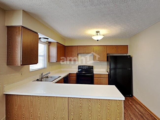 Photo - 5900 Winshire Dr