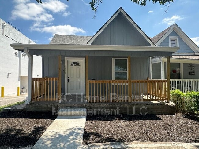 Building Photo - 2311 Jarboe St Rental