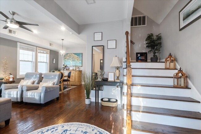 Photo - 252 Grace Ave