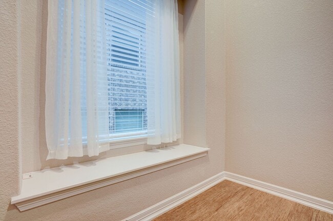 Photo - 2212 Dillon Pond Ln