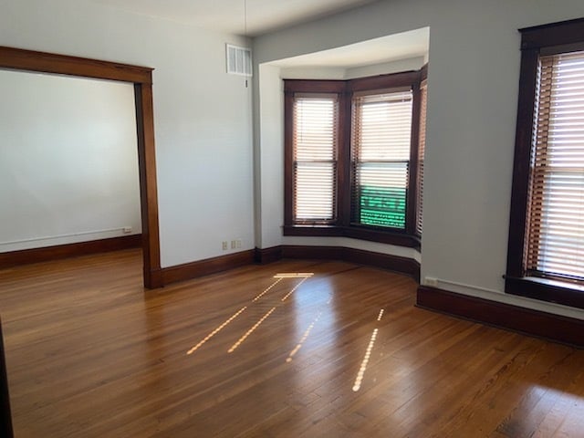 Photo - 706 N Main St Unidad half