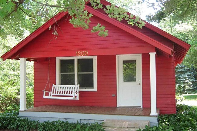 Photo - 2 Bed, 1.5 Bath House - "The Tailgate"