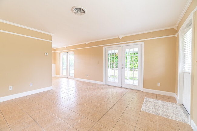 Photo - 2566 NE Hickory Ave