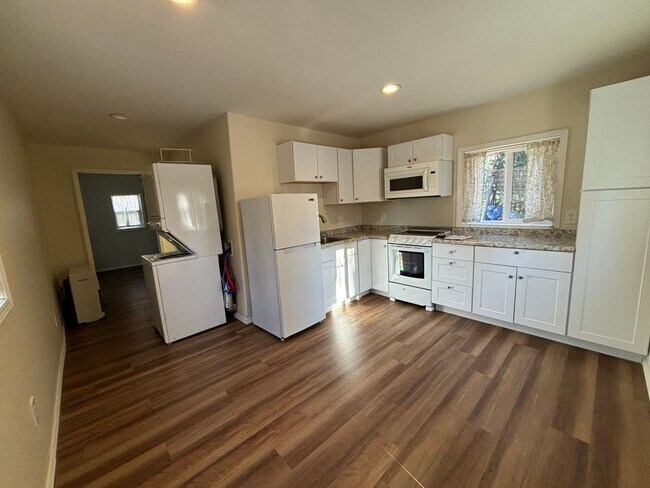 Photo - 1 bedroom home in North Pole / Washer & Dr...
