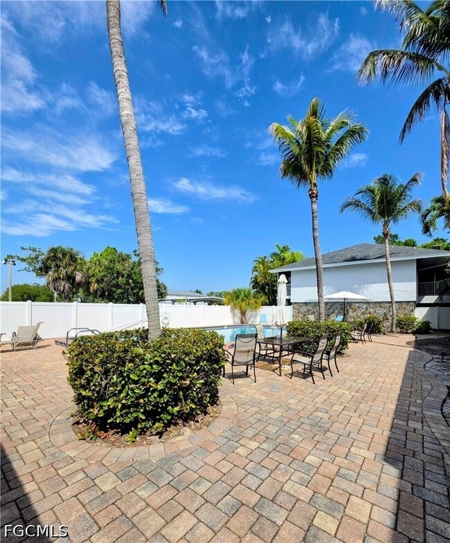 Photo - 1849 Maravilla Ave Unit A14