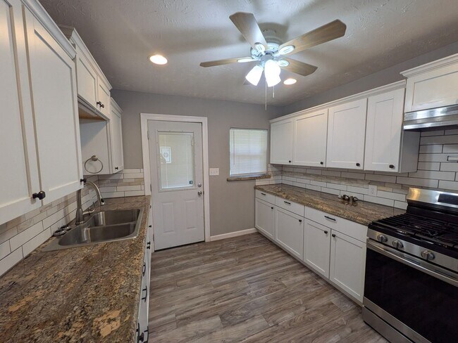 Photo - 310 Camellia Ave