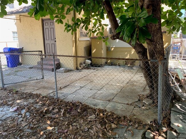 Building Photo - 1726 NW 19th St Unit 3 Rental