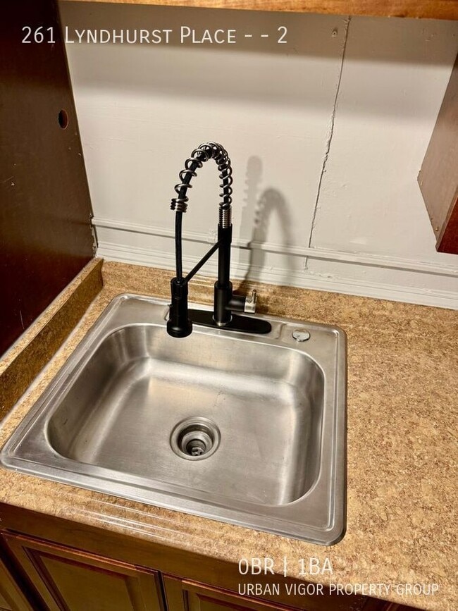 Photo - 261 Lyndhurst Pl Unidad 2