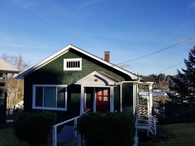 View from street - 1318 N C St