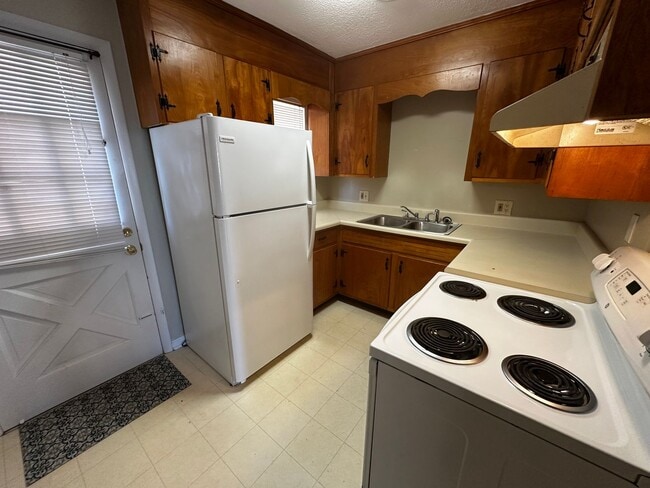 Photo - Small Connected Apt. For Rent by Broker