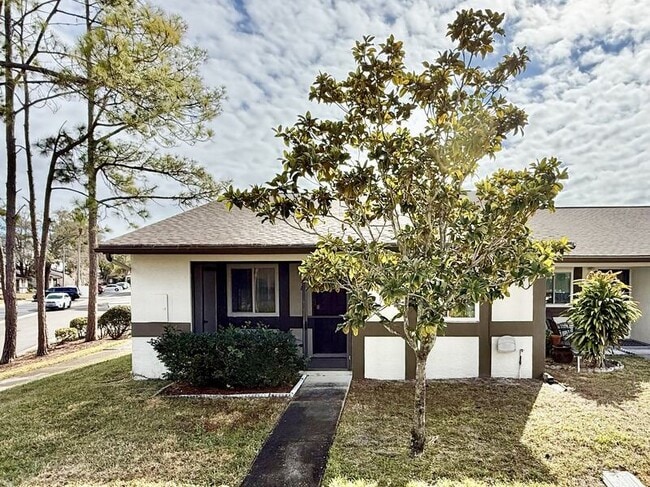 Photo - 2900 Grove Wood Blvd