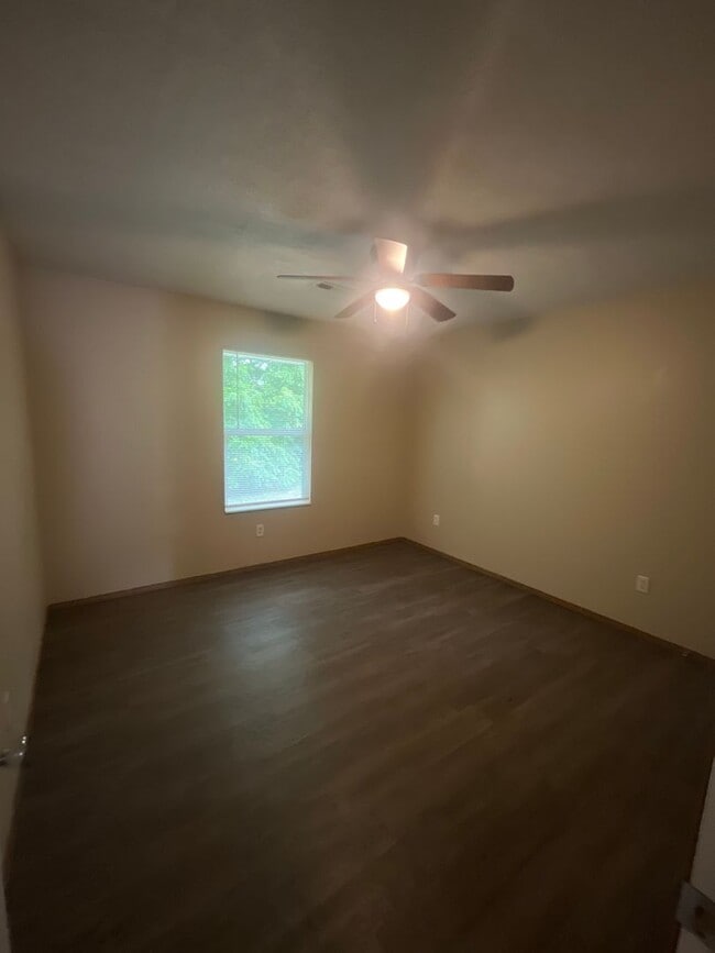 Photo - Check this out!!! Great duplex ready for y...
