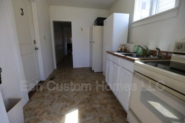 Photo - 135 W 3rd St Unit 6