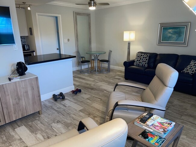 Building Photo - 4658 Bougainvilla Dr Unit 63