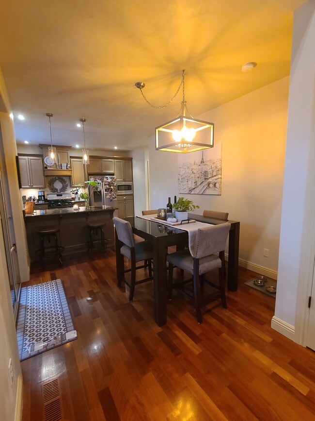 Photo - 4034 Scottdale St