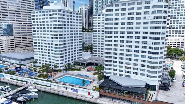Photo - 825 Brickell Bay Dr Unidad 350