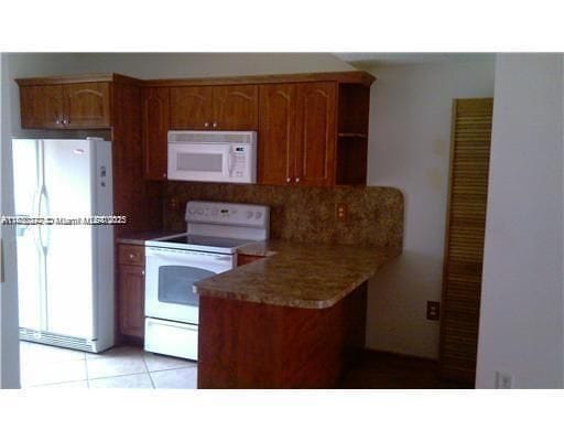 Building Photo - 8031 Lake Dr Rental
