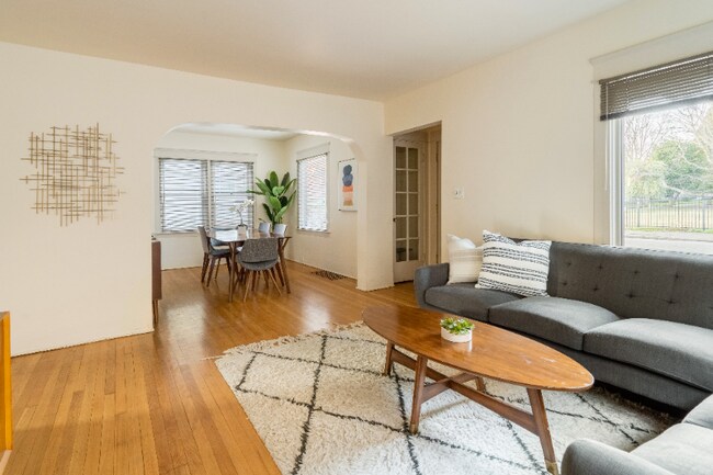 Photo - 2036-2038-2038 SE Morrison St Unit 2036