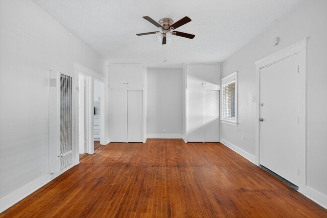 Photo - 915 Cherry Ave Unidad 209