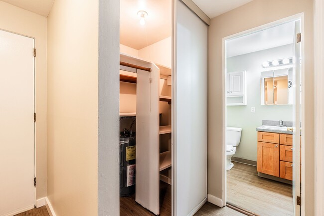 Photo - Aladdin Apartments on Greenlake