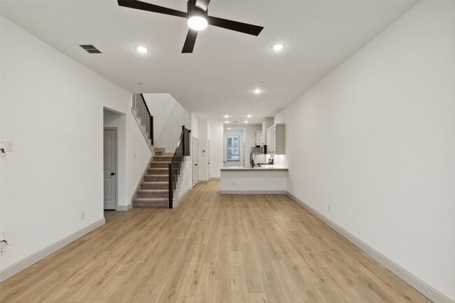 Photo - 7135 Buchanan Dr