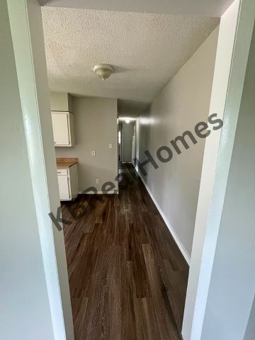 Photo - 6 E McKellar Ave