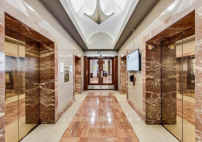 211 E Ohio St Unit 502