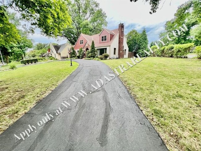 Photo - Beautiful 4 Bed 3.5 Bath Home in Fairway-Available NOW!!