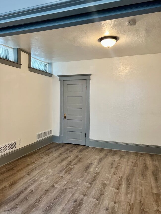 Terrace Arms Apartments