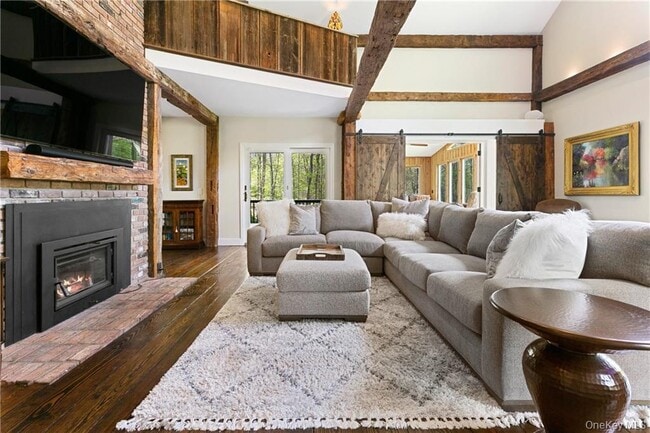 Photo - 21 Beech Hill Ln