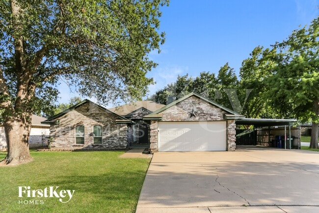 Building Photo - 714 Windridge Ln