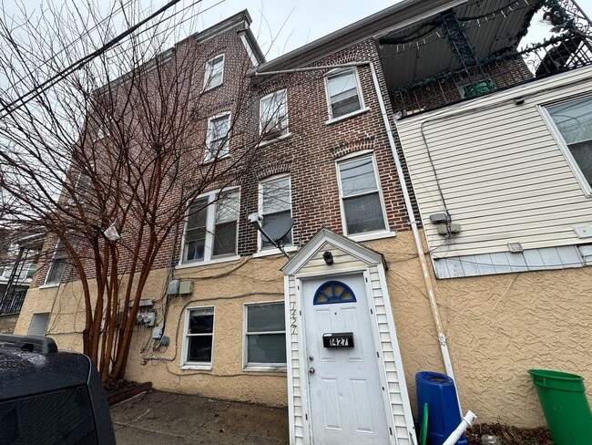 Building Photo - 51 S Franklin St Unit 1427 W Walnut St